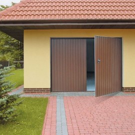 Распашные гаражные ворота: классика надежности